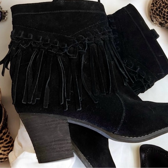 Sbicca “hard to find” BLACK Suede Macramé Fringe Boot. Vintage - Picture 10 of 16